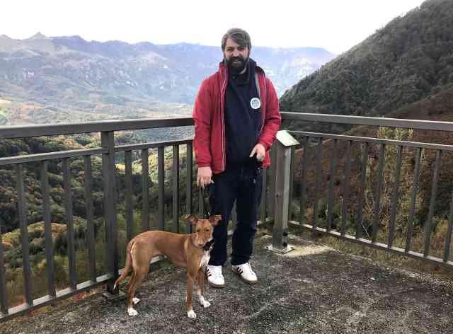 Euan and Maya enjoying a scenic break in the Basque Country, on their way from the UK to Orihuela in Alicante, Spain. 
